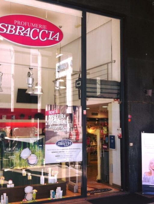 Jornada de puertas abiertas en las prestigiosas perfumerías Sbraccia en Génova